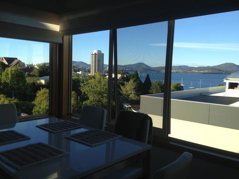 Reflections On The Bay - Surfers Paradise Gold Coast 8