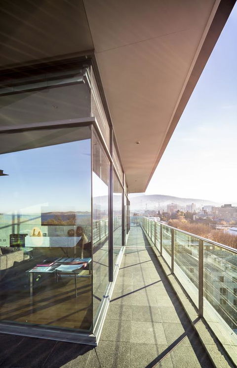 Lenna Of Hobart - Surfers Paradise Gold Coast 31