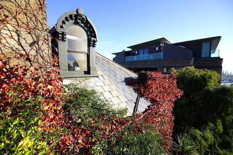 Lenna Of Hobart - Surfers Paradise Gold Coast 35