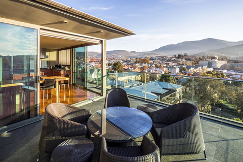 Lenna Of Hobart - Surfers Paradise Gold Coast 36