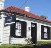 Alice's Cottages - Surfers Paradise Gold Coast