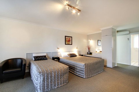 Tamar River Villas - Surfers Paradise Gold Coast 2