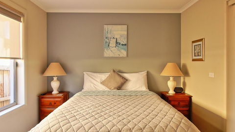 Hobart Villa - Surfers Paradise Gold Coast 7
