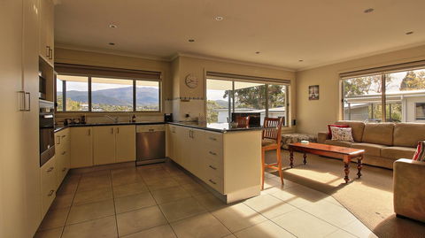 Hobart Villa - Surfers Paradise Gold Coast 4