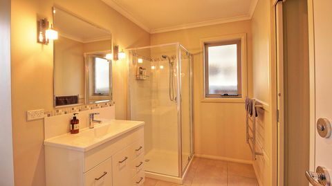 Hobart Villa - Surfers Paradise Gold Coast 10