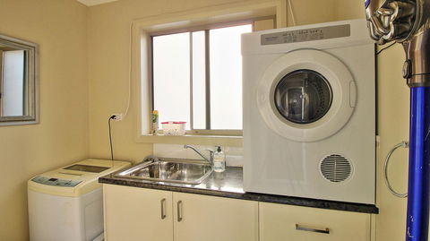 Hobart Villa - Surfers Paradise Gold Coast 11