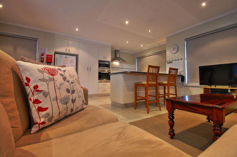 Hobart Villa - Surfers Paradise Gold Coast 3