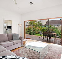 Newcastle Executive Homes - Cooks Hill Cottage - Surfers Paradise Gold Coast