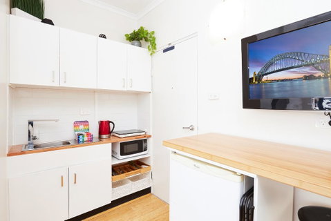 Newly Renovated Studio W Communal Rooftop Terrace - Surfers Paradise Gold Coast 3