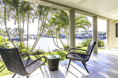 NewPort Dream Quiet Island - No Party - Surfers Paradise Gold Coast 1