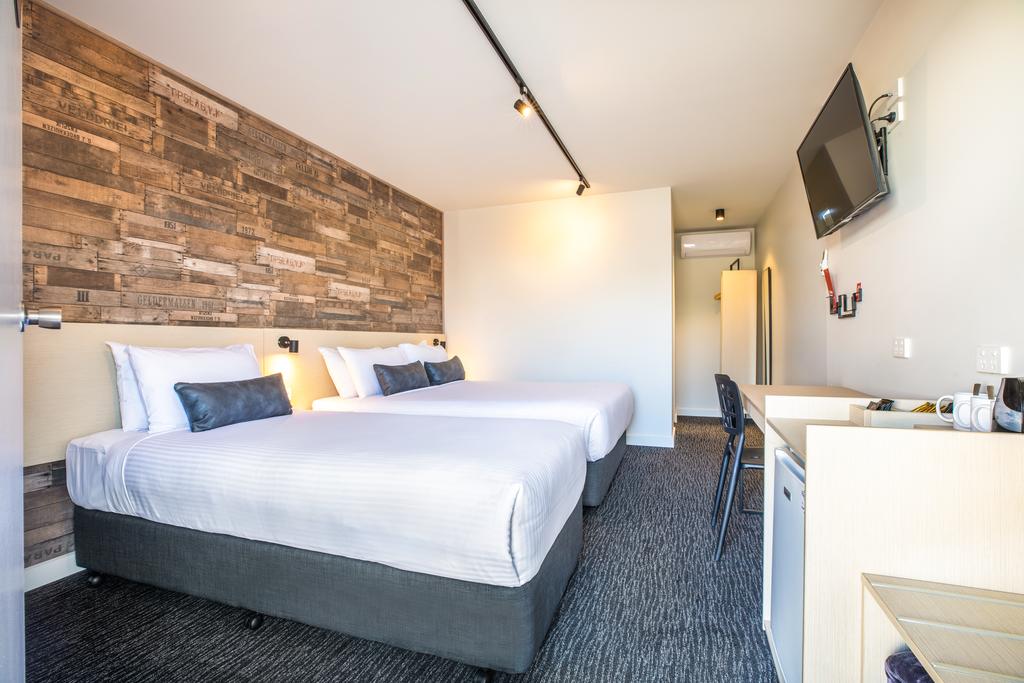  Surfers Paradise Gold Coast