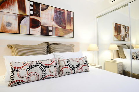 Oaks Moranbah Suites - Surfers Paradise Gold Coast 2