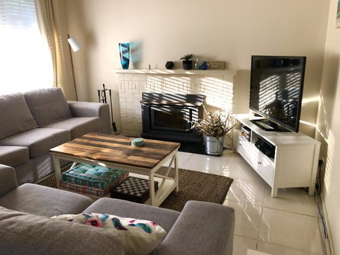 Ocean Beach Cottage - Surfers Paradise Gold Coast 3