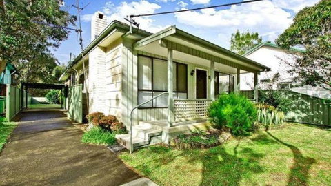 Ocean Beach Cottage - Surfers Paradise Gold Coast 2
