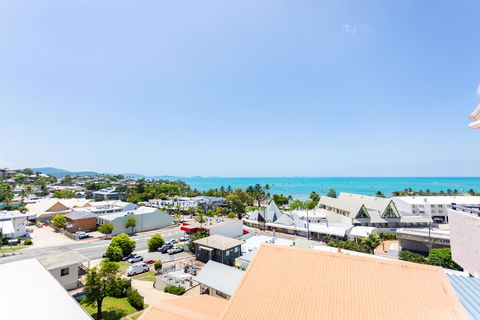 OCEAN VIEWS 10 - Surfers Paradise Gold Coast 2