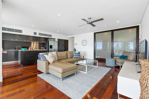 OCEAN VIEWS @ NOR NOR EAST 201 - Surfers Paradise Gold Coast 3