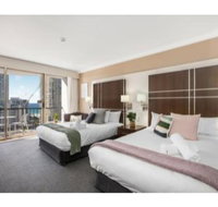 Ocean Vistas And Convenience By The Beach - Surfers Paradise Gold Coast
