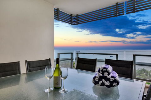 Oceana Darwin Central Oceanfront 3 Bedroom 2 Lounge Room Pool Gym Tennis Court Sleeps 9 - Surfers Paradise Gold Coast 0