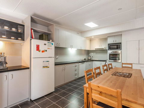 OCEANS 12 - ANGLESEA - Surfers Paradise Gold Coast 3