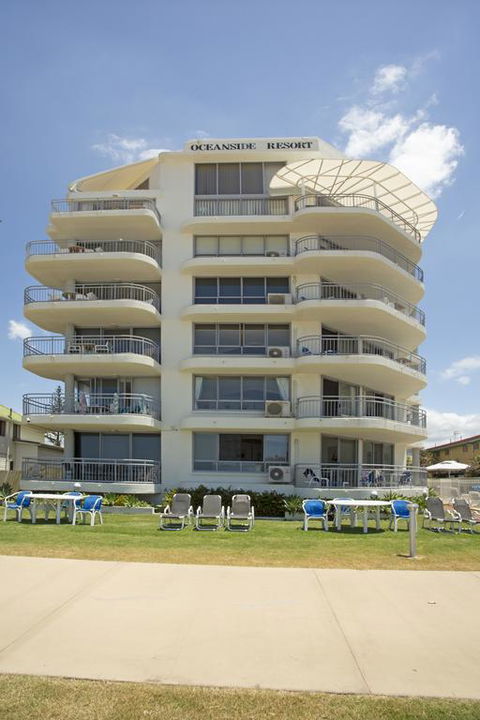 Oceanside Resort - Absolute Beachfront Apartments - Surfers Paradise Gold Coast 3