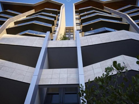 ONE OAK (693I) - Surfers Paradise Gold Coast 0