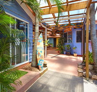 Ozzie Pozzie Backpackers - Port Macquarie YHA - Surfers Paradise Gold Coast