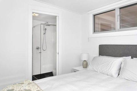 Pa's Beach House - Apartment 1 - Surfers Paradise Gold Coast 2
