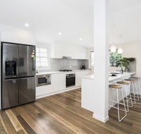Park Avenue Terrace House Sleeps 9 - Surfers Paradise Gold Coast