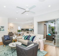 Park Avenue Townhouse Retreat Brisbane Sleeps 10 - Surfers Paradise Gold Coast