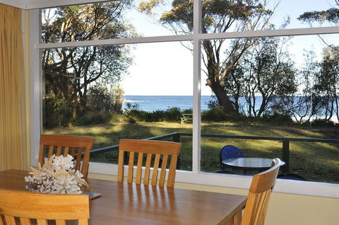 Pebbly Beach Shacks - Surfers Paradise Gold Coast 1
