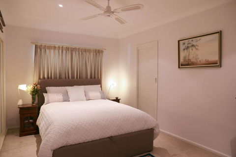 Pelican Beach House Narrawallee - Surfers Paradise Gold Coast 1
