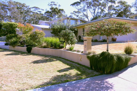 Pelican Beach House Narrawallee - Surfers Paradise Gold Coast 3