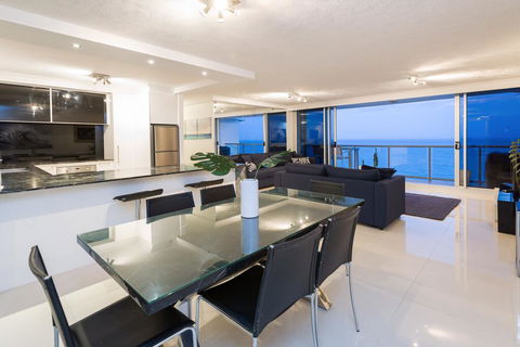 Peninsula Apartments By GCHS - Surfers Paradise Gold Coast 2