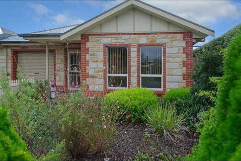 Perfect Location Central Modern Cottage - Free WiFi - Surfers Paradise Gold Coast 1
