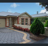 Perfect Location Central Modern Cottage - Free WiFi - Surfers Paradise Gold Coast
