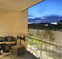 Perfectly Located Modern Apartment - Canberra CBD - Surfers Paradise Gold Coast