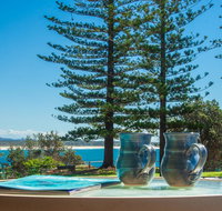 PERFECTLY POSITIONED BEACHFRONT APARTMENT-GREAT LOCATION WITH OCEAN VIEWS - Surfers Paradise Gold Coast