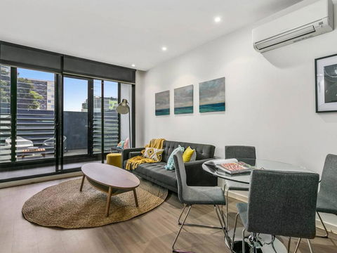 PERFECTLY PRAHRAN - Your Mecca Of Social And Style - Surfers Paradise Gold Coast 1