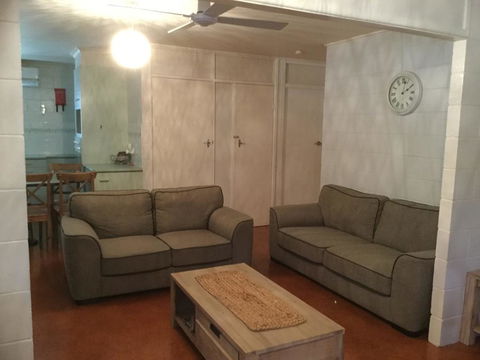 Pet Friendly Home Walking Distance To Surf Beach - North St, Woorim - Surfers Paradise Gold Coast 2