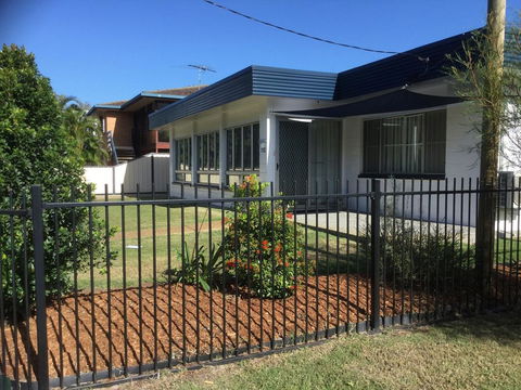 Pet Friendly Home Walking Distance To Surf Beach - North St, Woorim - Surfers Paradise Gold Coast 0