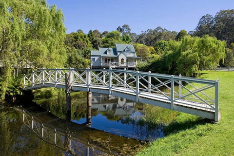 PLUM TREE COTTAGE - Spa Cottage With Woodfire - Surfers Paradise Gold Coast 0