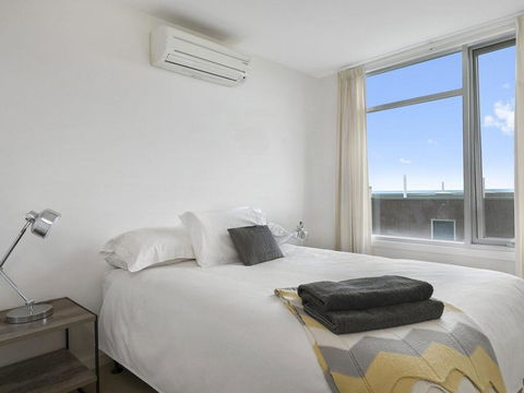 POINT GREY APARTMENT 2 - Ocean VIews With Wifi - Surfers Paradise Gold Coast 1
