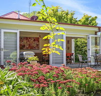 Poppy Cottage-delightful pet friendly weatherboard - Surfers Paradise Gold Coast