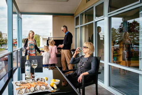 Port Lincoln Foreshore Apartments - Surfers Paradise Gold Coast 2