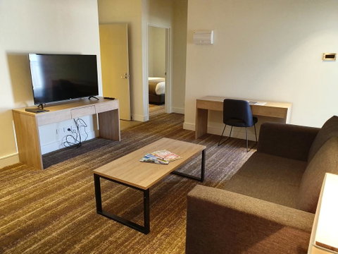 Porter's Plainland Hotel - Surfers Paradise Gold Coast 1