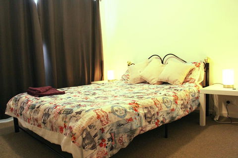 Private Room, Awesome Amenities - Molonglo Valley - Surfers Paradise Gold Coast 3