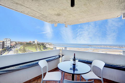 Pure Beachside Bliss - Surfers Paradise Gold Coast 0