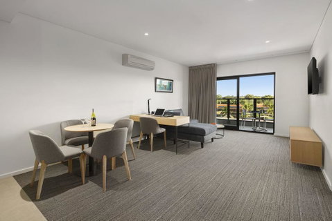 Quality Hotel Lakeside - Surfers Paradise Gold Coast 3