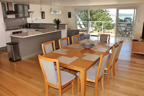 Quarterdeck Apartment - Surfers Paradise Gold Coast 2