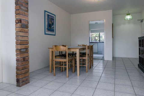 Radburn, Unit 3, 17 Ondine Close - Surfers Paradise Gold Coast 3
